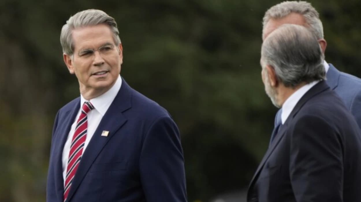 GOP faces ads linking shutdown to billionaire tax cuts