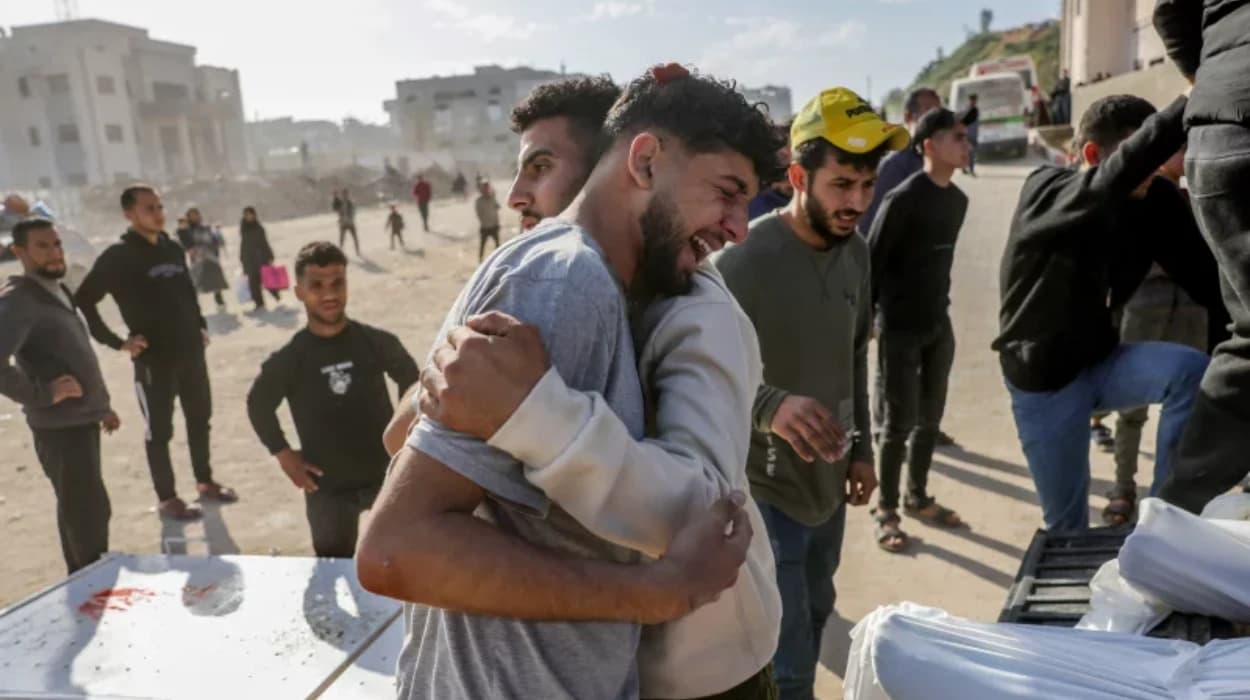 Israel targets Hamas leader in Gaza, killing 4 amid truce