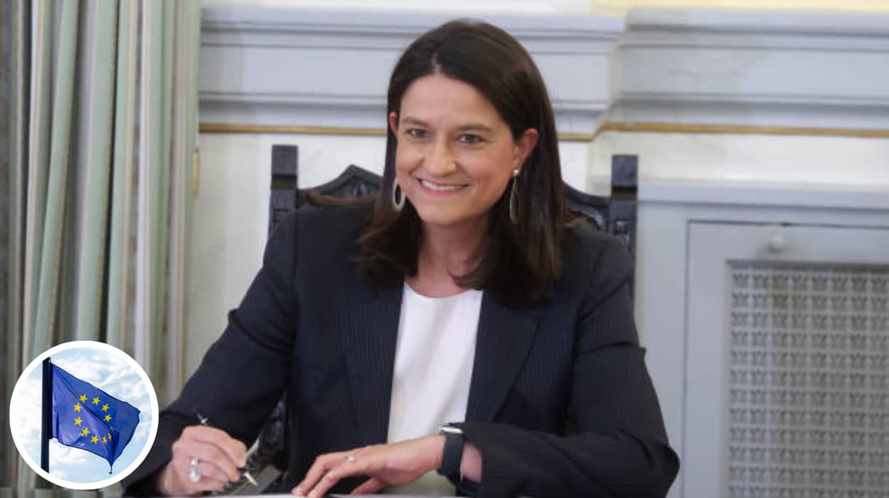 Greek Labor Minister Launches Europe Tour to Attract Expatriates Back Image