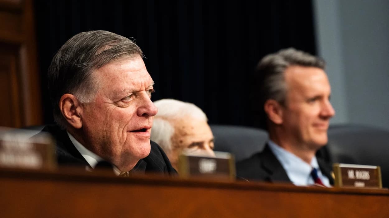 US Congress moves forward on funding deal to prevent government shutdown