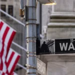 wall street edges higher near records on shortened day 1