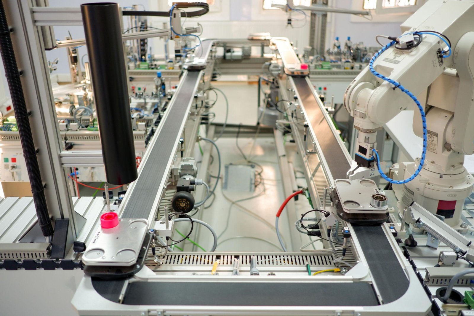 Smart factory AI automation systems increasing manufacturing efficiency worldwide