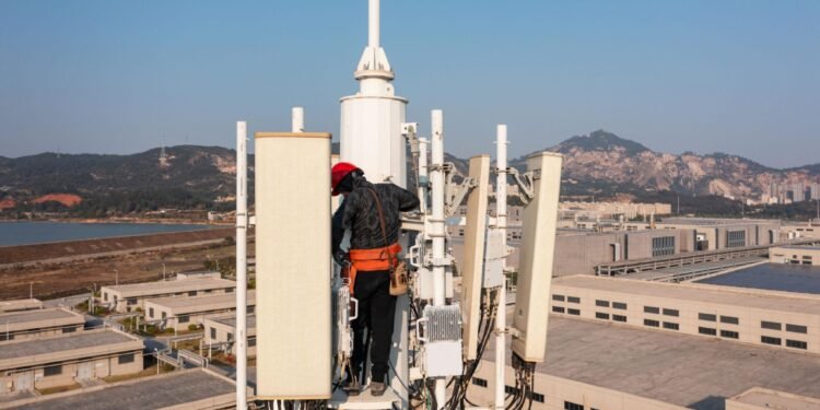 Telecom regulation Europe debate grows as Italy telecom infrastructure conflict delays expansion projects