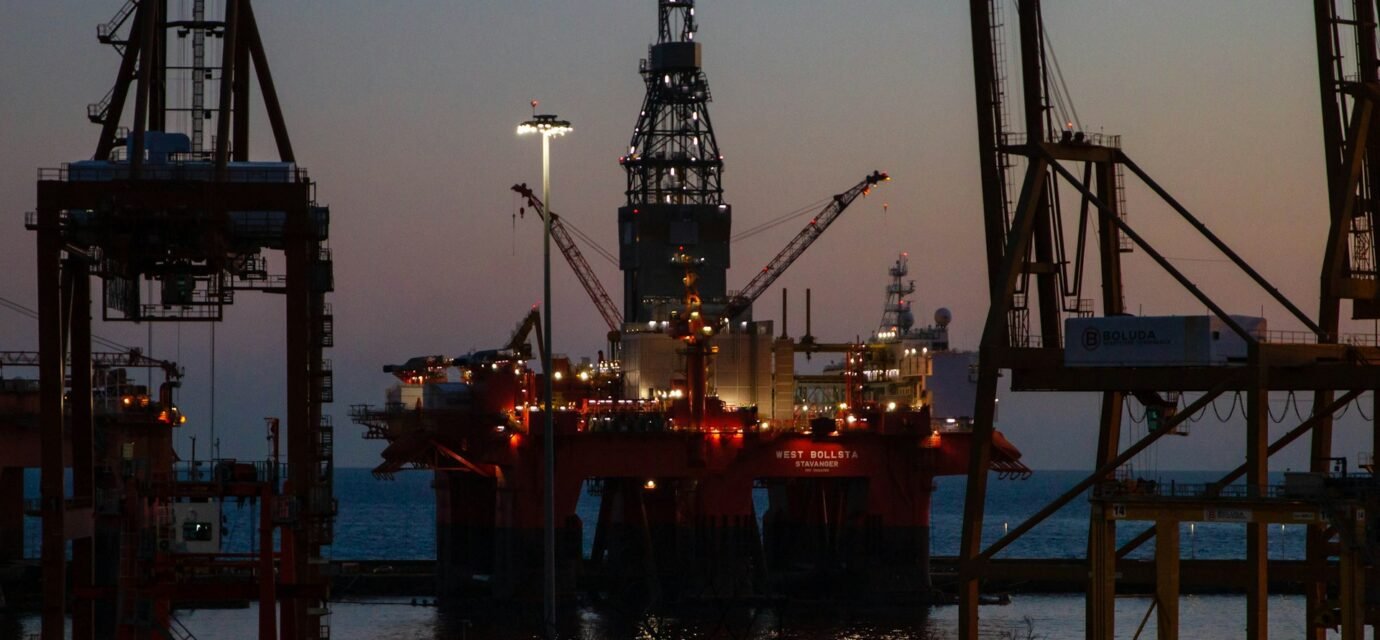 Offshore oil assets in the Gulf of Mexico draw investor attention as BP explores stake sales in major energy projects in 2026