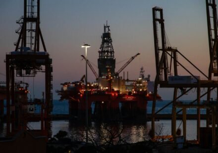 Offshore oil assets in the Gulf of Mexico draw investor attention as BP explores stake sales in major energy projects in 2026