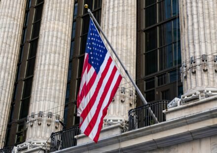 US banking regulators increase oversight of artificial intelligence in 2026