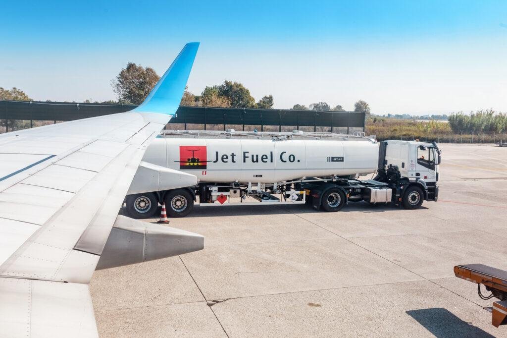 airline fuel costs surge as commercial aircraft prepare for international departures in 2026