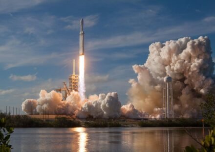 Elon Musk investments attract global investor attention as SpaceX prepares for a historic stock market debut in 2026