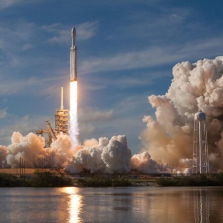 Elon Musk investments attract global investor attention as SpaceX prepares for a historic stock market debut in 2026